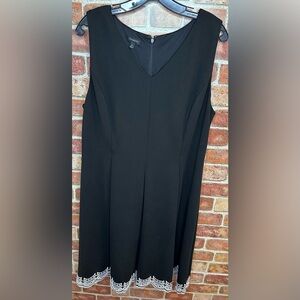 Talbots women's size 16 black sheath v neck scalloped hem  classy dress